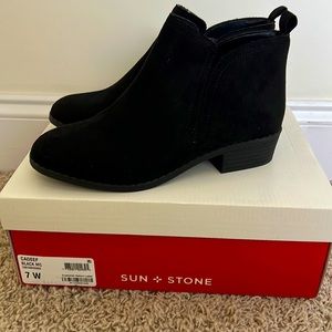 Sun and Stone Black Ankle Boots 7 W